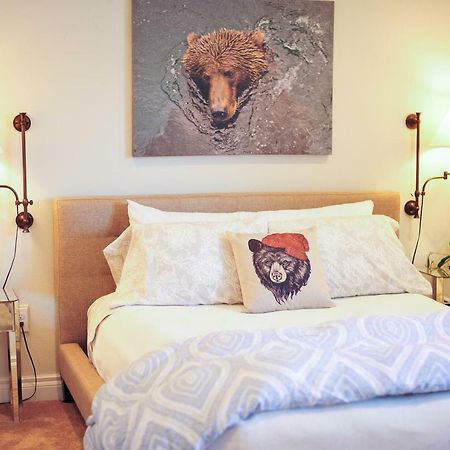 Cranky Crow Bed & Breakfast Kodiak Bagian luar foto